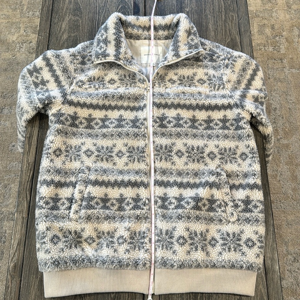 American eagle sherpa parka size M grey and white